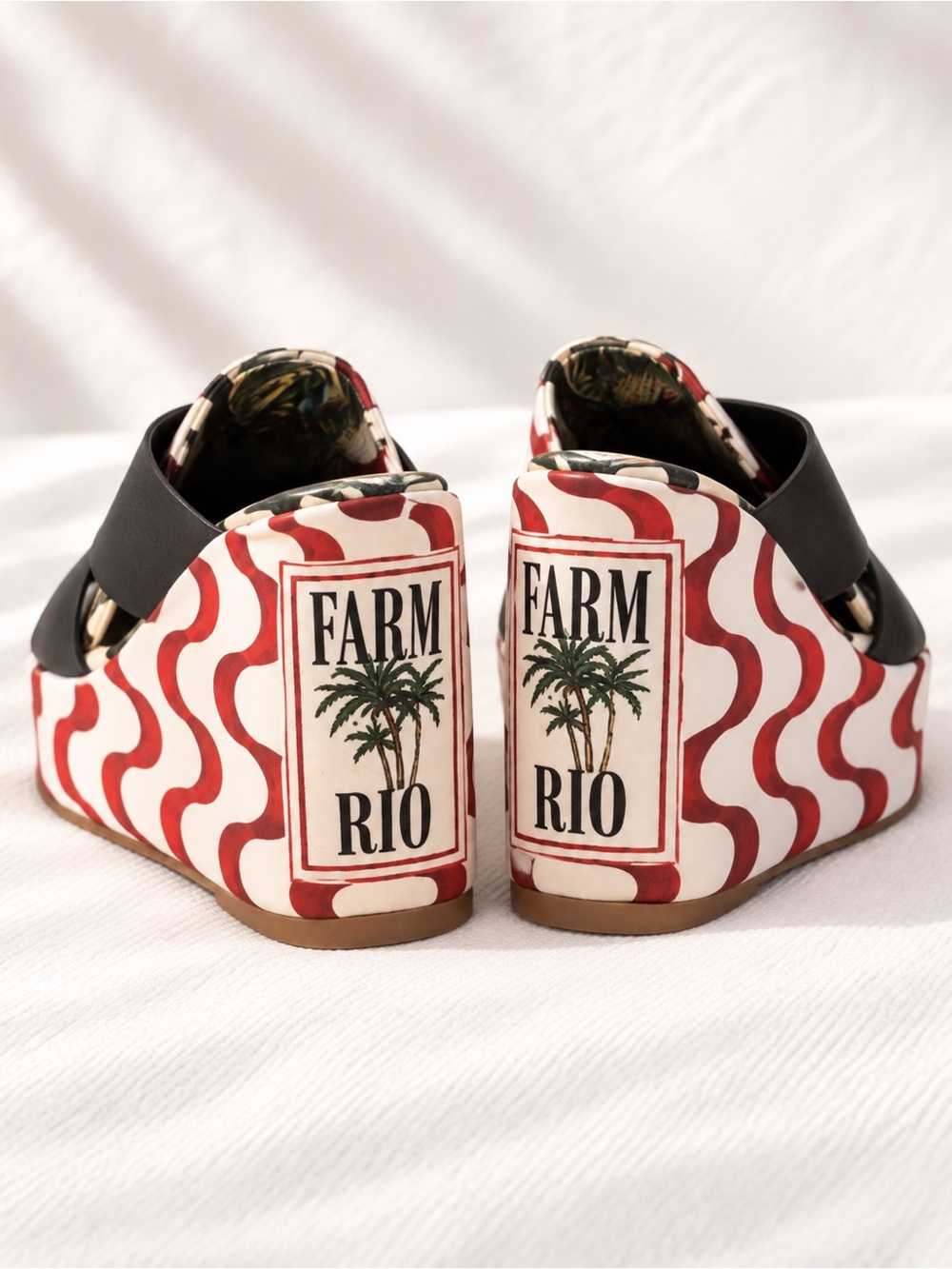 FARM Rio Graphic Platform Slide Sandals Size 8